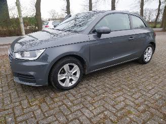 Unfallwagen Audi A1 PANORAMADAK 2017/9