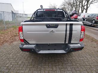 DFSK  RICH 6 AWD picture 5