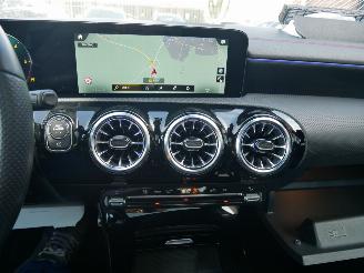 Mercedes Cla-klasse CLA 220 D AMG PANORAMADAK LED ALCANTARA picture 21