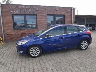 Damaged car Ford Focus TITANIUM BI-XENON 2016/12