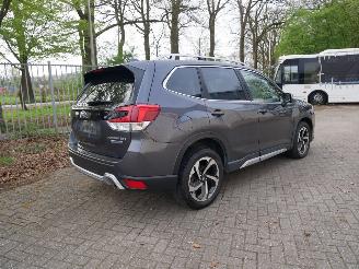 Subaru Forester PREMIUM AWD PANORAMADAK LEER LED BENZINE HYBRIDE picture 2