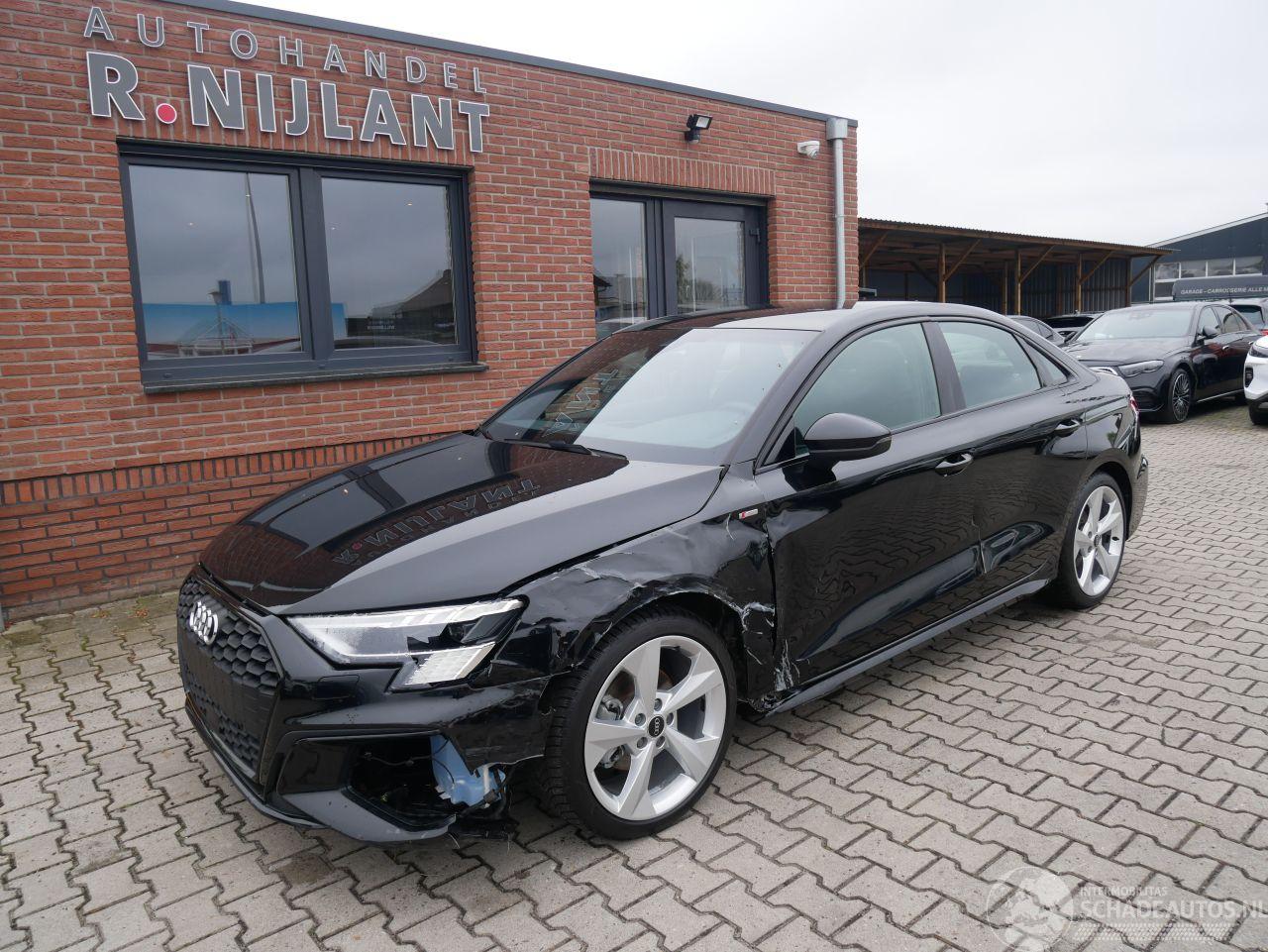 Audi A3 35 TFSI S-LINE MATRIX LED ALCANTARA