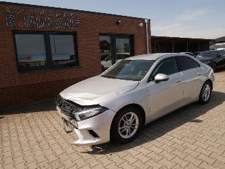 skadebil auto Mercedes A-klasse A 180 D STYLE LEER LED 2019/6