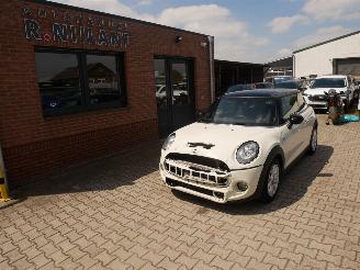 skadebil auto Mini Cooper S CHILI 2015/10