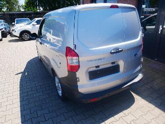 Ford Transit Courier Van  picture 4