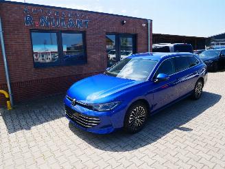 krockskadad bil auto Volkswagen Passat ELEGANCE 2025/10