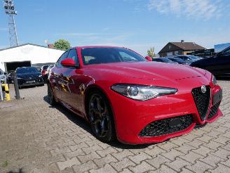 Alfa Romeo Giulia VELOCE Q4 BI-XENON LEER APPLE CARPLAY 4x4 picture 2