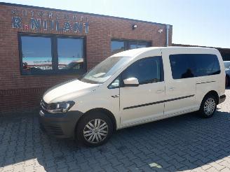 uszkodzony samochody osobowe Volkswagen Caddy maxi ROLSTOEL TRANSPORTKOPPLING RATELT BIJ WEGRIJDEN. 2019/4