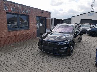 Damaged car Ford Mustang Mach-e PREMIUM AWD LEER PANORAMADAK B & O 2021/6