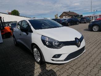 Renault Clio  picture 2