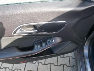 Mercedes Cla-klasse CLA 220D SHOOTING BRAKE AMG ALCANTARA LED picture 14