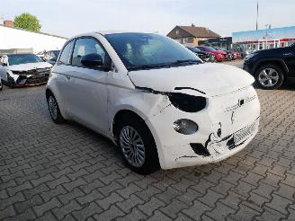 Fiat 500E RED picture 2