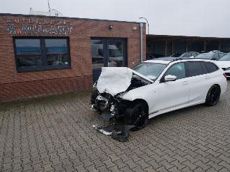 Unfallwagen BMW 3-serie 330i TOURING XDRIVE M-SPORT SCHUIFDAK LEER LED 2022/7