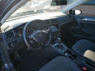 Volkswagen Golf e picture 9