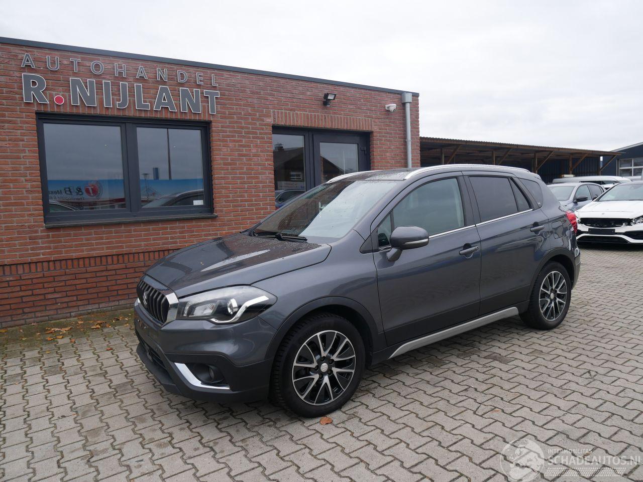 Suzuki SX4 CROSS LEER LED PANORAMADAK