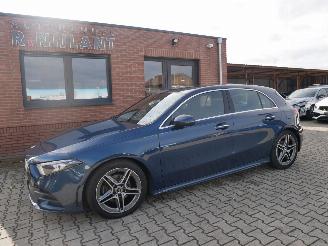Unfallwagen Mercedes A-klasse A 200 D AMG LINE ALCANTARA 2022/11