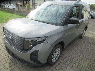 Schadeauto Ford Tourneo Courier 1.0Ecoboost 125pk Start&Stop Airco Camera StoelVerwarming........ 2024/9