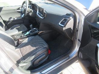 Kia Xceed 1.0T 120Pk 22.000km!! Climatronic Halfleer Navi Camera Keyless-Go ..... picture 14