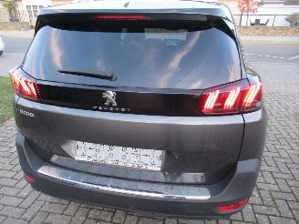 skadebil auto Peugeot 5008 Puretech 130 Allure 7-Zits Climatronic HalfLeer Navi Camera ..... 2023/4
