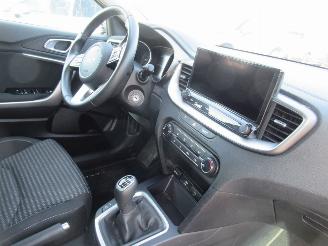 Kia Xceed 1.0T-GDI 32.459km!! Airco Navi Camera CruiseControl.... picture 15