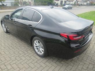 BMW 5-serie 520E Lim. Aut. PluginHybrid  62.241km!! VirtualCockpit Climatronic Leer Navi Camera StoelVerwarming..... picture 2