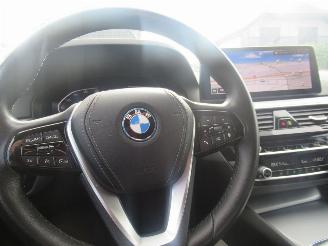 BMW 5-serie 520E Lim. Aut. PluginHybrid  62.241km!! VirtualCockpit Climatronic Leer Navi Camera StoelVerwarming..... picture 17