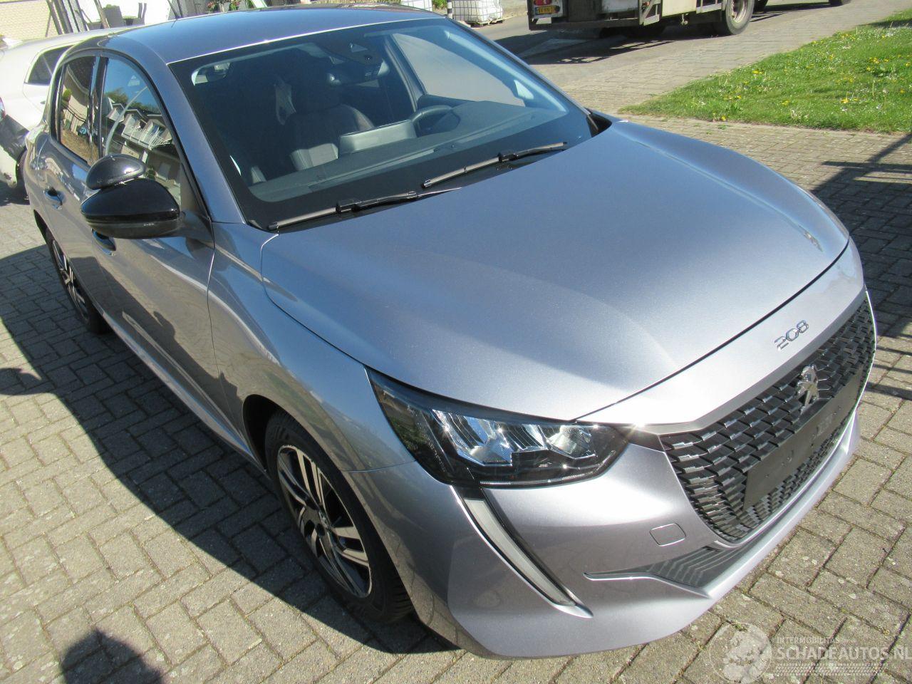 Peugeot 208 1.5 BlueHdi 100 Allure  Climatronic Navi Camera CruiseControl.....
