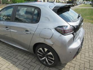 Peugeot 208 1.2 Hybrid AUT. Airco CruiseControl Parktronic Navigatie-Android/Carplay picture 9