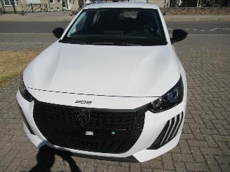 skadebil auto Peugeot 208 1.2 Hybrid 22.025km Klima CruiseControl Pdc Navi>Android Auto/Carplay 2025/3