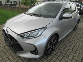 skadebil auto Toyota Yaris 1.5i-VVTi  Airco Camera CruiseControl Pdc Navi>android Auto/Carplay 2024/7