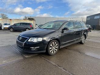 damaged passenger cars Volkswagen Passat 1.4 TSI Variant 2010/5