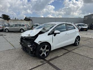  Kia Rio 1.2 CVVT ExecutiveLine 2015/8
