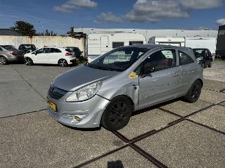 Schadeauto Opel Corsa 1.4 16v 2007/1