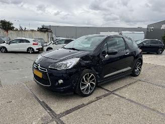 Schadeauto DS Automobiles DS 3 1.2 PureTech 1955 2015/10