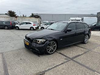 Vaurioauto  passenger cars BMW 3-serie 318i Touring Luxury Line 2012/1