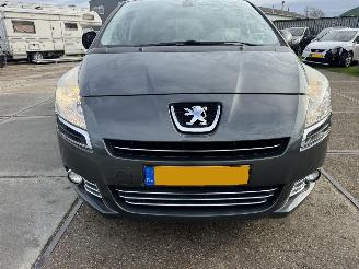 Peugeot 5008 1.6 THP Family 7p picture 16