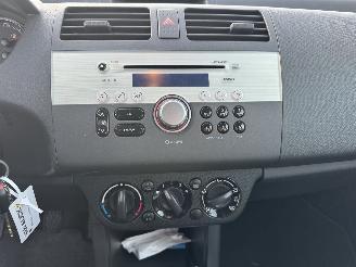 Suzuki Swift 1.3 Limited 5 drs picture 8
