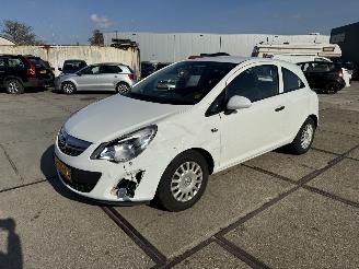 krockskadad bil auto Opel Corsa 1.2 Eco Flex 2013/10