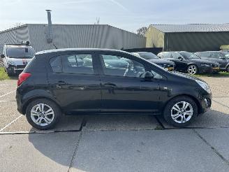 Opel Corsa 1.2 16v Berlin 5drs picture 14