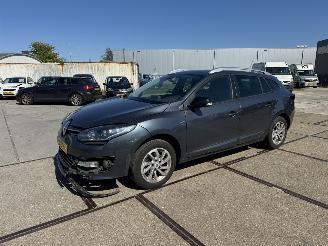 damaged passenger cars Renault Mégane Grandtour 1.5 DCI Limited 2015/10