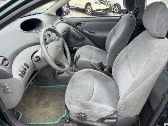 Toyota Yaris 1.0 16v  VVT-i Sol picture 5