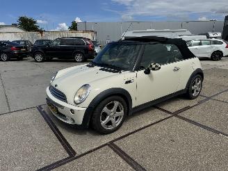 Schadeauto Mini Cabrio 1.6 Cooper Chilli 2006/7