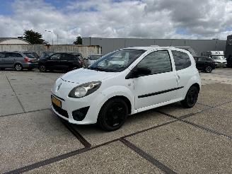 uszkodzony samochody osobowe Renault Twingo 1.2 16v Collection 2011/5