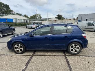 Opel Astra 1.6 picture 13