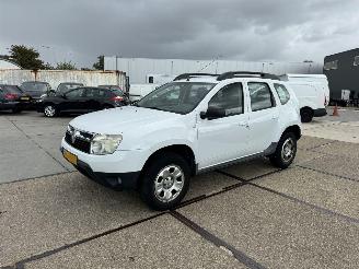Coche accidentado Dacia Duster 1.6 Laureate 2 wd 2011/2
