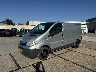Vaurioauto  passenger cars Opel Vivaro 2.0 CDTI L1 H1 2008/8