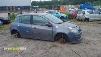 Uttjänta bilar auto Renault Clio Clio III (BR/CR), Hatchback, 2005 / 2014 1.6 16V 2007/7
