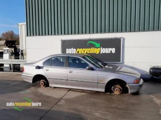 Sloopauto BMW 5-serie 5 serie (E39), Sedan, 1995 / 2004 520i 24V 1998/1