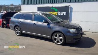 Coche siniestrado Toyota Avensis Avensis Wagon (T25/B1E), Combi, 2003 / 2008 2.2 D-4D 16V D-CAT 2008/2