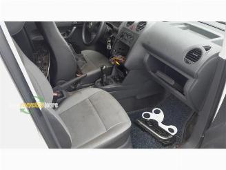 Volkswagen Caddy III onderdelen (kleur: LB9A) donorauto picture 22